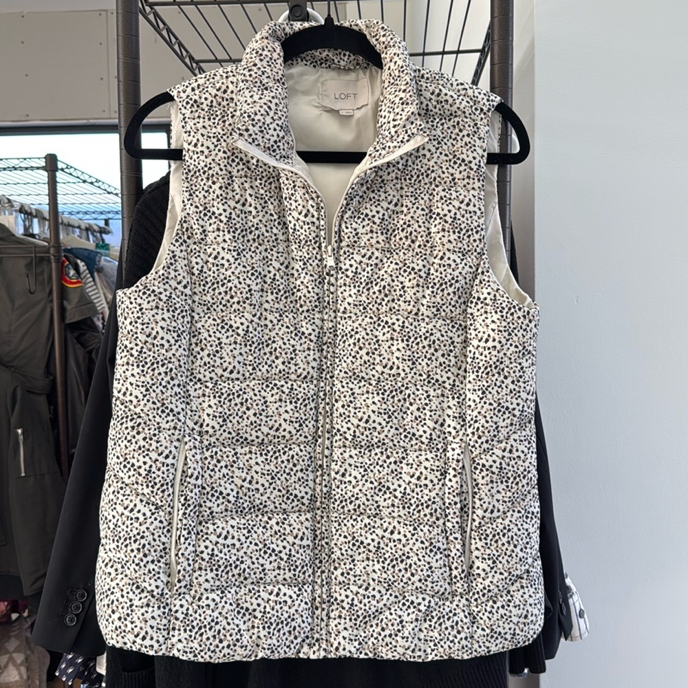 Multi color puffer vest